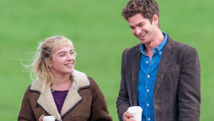 ‘Todo Tempo que Temos’: filme estrelado por Andrew Garfield e Florence Pugh ganha novo pôster