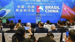 ‘Não me conformo com a taxação que o presidente dos EUA tenta impor ao planeta Terra’, diz Lula em Pequim