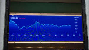 Ibovespa fecha em leve alta de 0,03%, atingindo 131.043 pontos