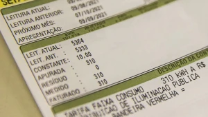 Conta de luz sobe 177% em 15 anos e fica 45% acima da inflação, aponta estudo