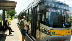 Cerca de 97,5% dos passageiros aprovam gratuidade no transporte, segundo SPTrans