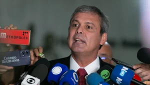 Lindbergh Farias garante que anistia não será pautada durante julgamento de Bolsonaro no STF