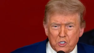 Trump mobiliza dois submarinos nucleares em resposta às ‘declarações provocativas’ de Medvedev