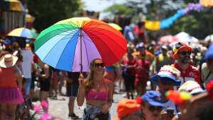 Carnaval de Pernambuco: Celebridades marcam festa em praças alternativas