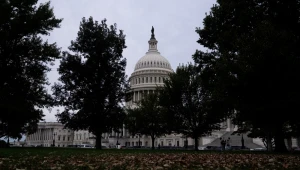 Paralisação do governo Trump entra em vigor após Congresso rejeitar orçamento