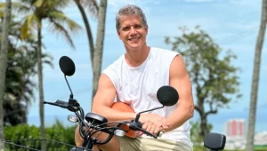 Márcio Garcia exibe corpo em forma aos 55 anos e encanta seguidoras: ‘Continua lindo’