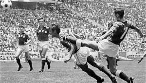 Partida sem gols abriu a Copa de 1970, a primeira ao vivo, via satélite para o planeta