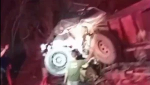 Acidente com caminhão e van na Bahia deixa 16 mortos; veja vídeo