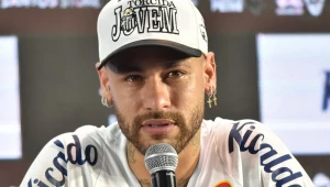 Neymar testa positivo para covid-19 e é afastado pelo Santos