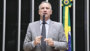 Oposição comemora derrubada de aumento do IOF: ‘Vitória contra o governo gastador’