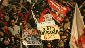 Protesto na Avenida Paulista cobra Justiça Tributária e taxação de super-ricos