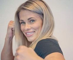 Zawodniczka MMA ma ciało bogini. Zdjęcia z basenu są hitem