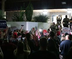 Wybory w USA. Uzbrojeni zwolennicy Trumpa przerywają liczenie głosów