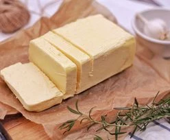 Salmonella w maśle. Lepiej zajrzyj do lodówki