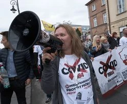 Partia mówi dość. Zapowiada kary za negowanie koronawirusa w Polsce