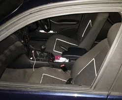 Kobieta wypadła z samochodu na autostradę. Przyczyna bulwersuje