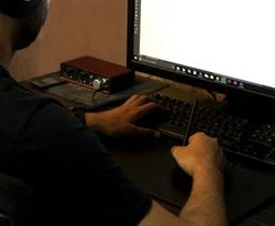 Nie wyłączył mikrofonu w trakcie wykładu. Profesor wszystko usłyszał