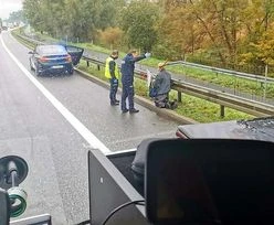 Z krzyżem i chorągiewką na kolanach do Częstochowy. Po autostradzie