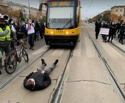 Strajk Kobiet. Protestujący blokują polskie miasta