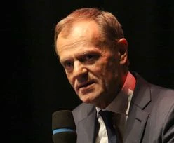 Donald Tusk biega po plaży. Jego zdjęcie w sieci robi furorę!