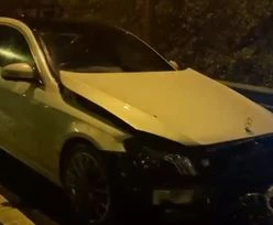 Straszne przeżycie znanego boksera. Rozbił drogiego mercedesa