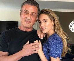 Córka Stallone'a pozuje w bikini. Te zdjęcia zapierają dech w piersiach