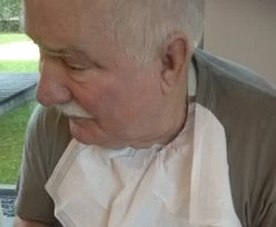 Wałęsa pokazał, co je na śniadanie. Internauci: boli, ale dla zdrowia warto