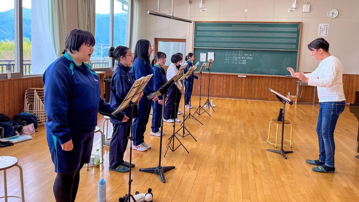部員わずか3人で廃部寸前だった八ヶ岳山麓の合唱部､救ったのは移住音楽家—年400時間を注いだ部活動｢地域移行｣の現場 | ライフ | 東洋経済オンライン