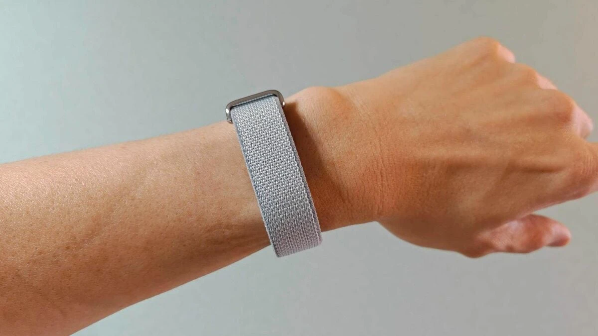 iPhoneでも使える画面のないスマートバンド｢Google Fitbit Air｣を試して｢これくらいがちょうどいい｣と感じた理由 | ビジネス | 東洋経済オンライン