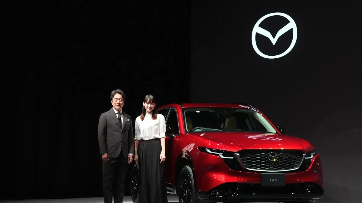 マツダが社運懸ける旗艦車種｢CX-5｣のフルモデルチェンジ､綾瀬はるかをCM起用も｢販売目標は月2000台｣と控えめな理由 | ビジネス | 東洋経済オンライン