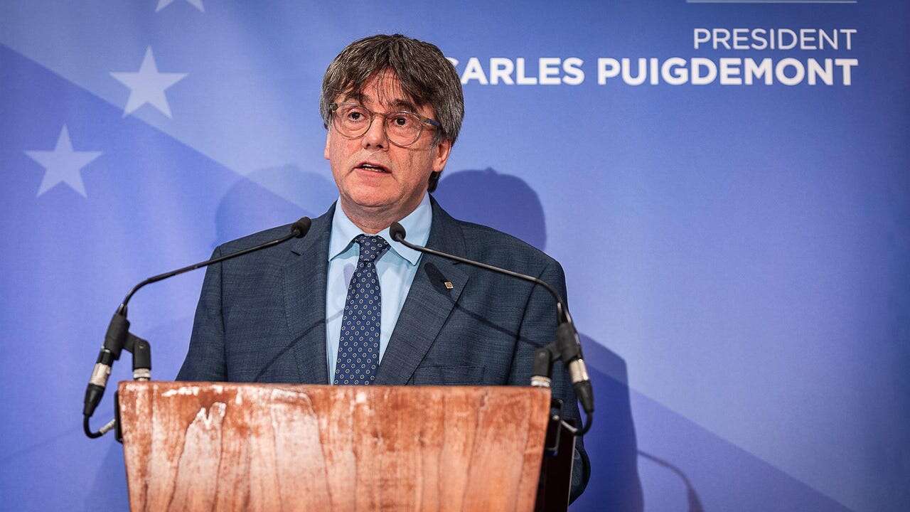 Puigdemont busca «atar» su vuelta con los partidos separatistas