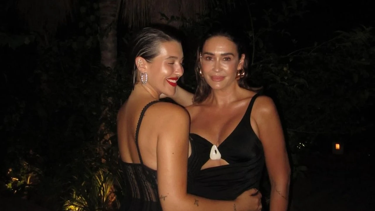 Hablemos del imprescindible que Vicky Martín Berrocal se ha llevado a Ibiza y querrán las mujeres 50+