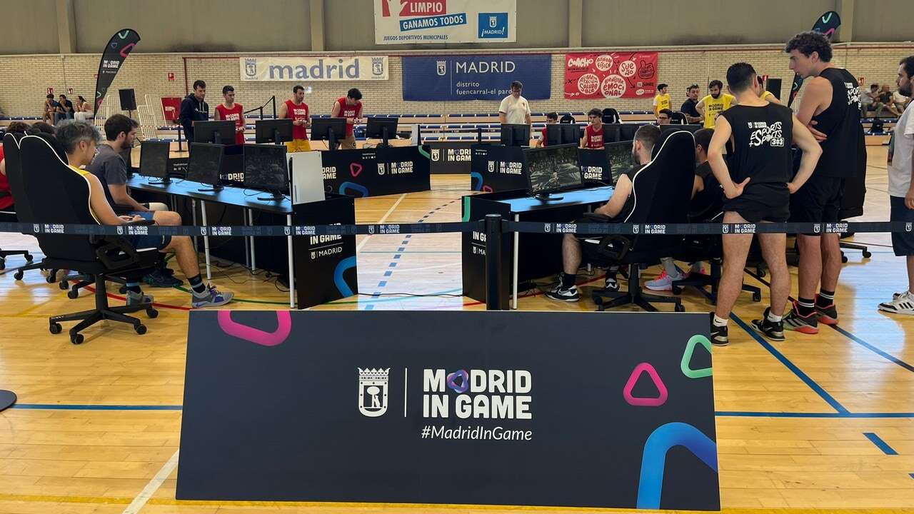 Madrid celebra la gran final del campeonato híbrido de baloncesto 3x3 “Esports + Sports” en la Plaza de Colón