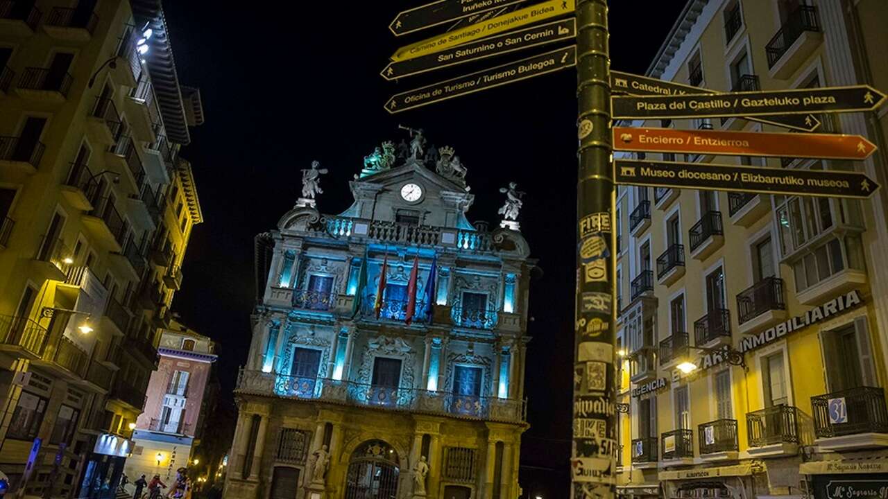 Ciudades españolas iluminarán sus monumentos de verde, turquesa, amarillo y rosa