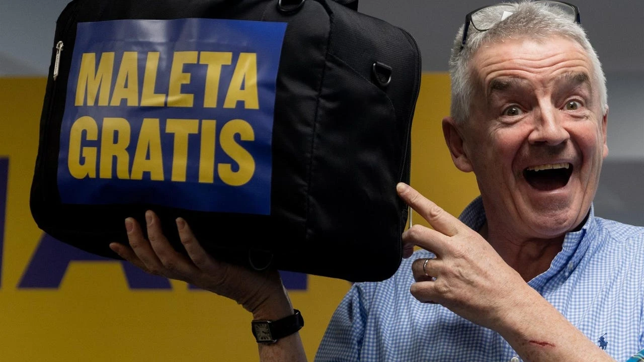 Ryanair amplía el tamaño de su equipaje de cabina gratuito: estas son las nuevas medidas y cuándo se comenzarán a aplicar
