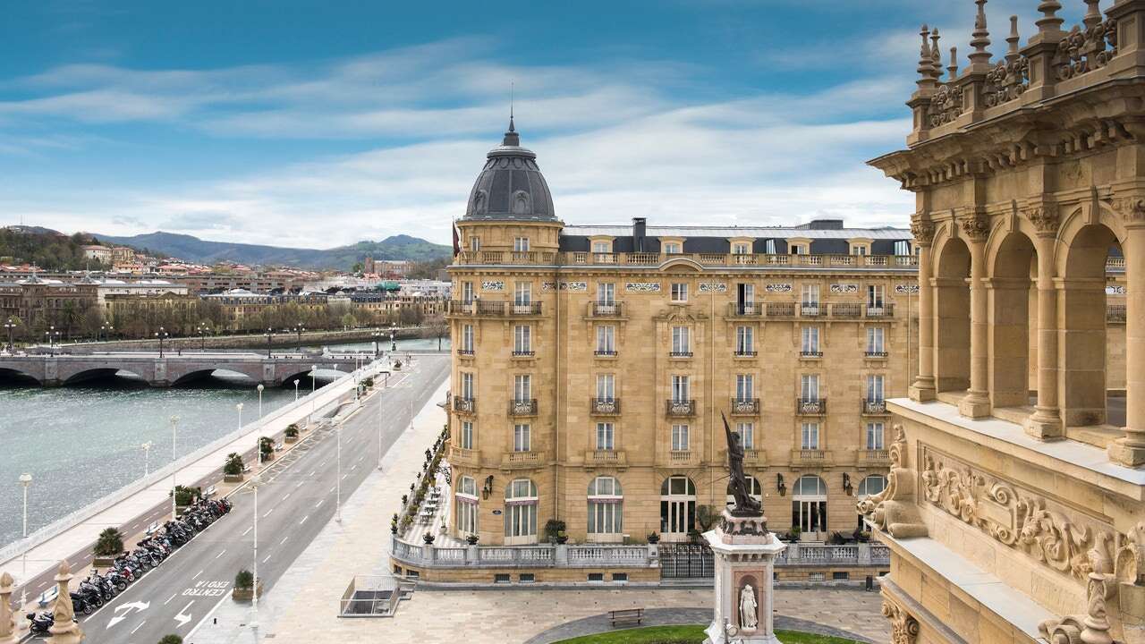 El hotel María Cristina, la herencia de una reina que amó San Sebastián