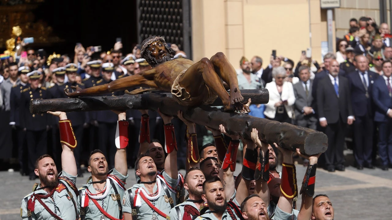 Por qué los militares llevan al Cristo de la Buena Muerte en Málaga
