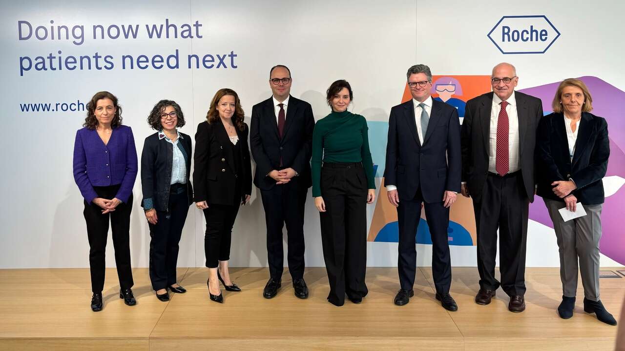 Isabel Díaz Ayuso visita Roche España para conocer los últimos avances en innovación sanitaria y digitalización