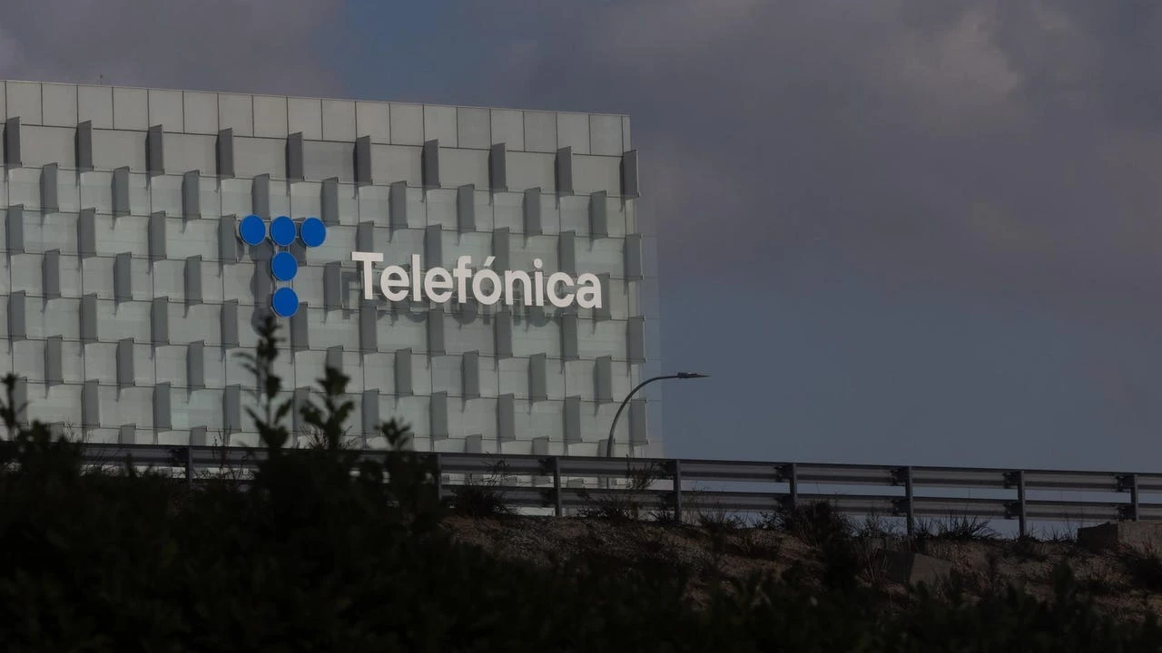 Telefónica deja una huella de 34.000 millones en la economía española en 2024: contribuye con el 1,27% del PIB y aporta 2.808 millones en impuestos