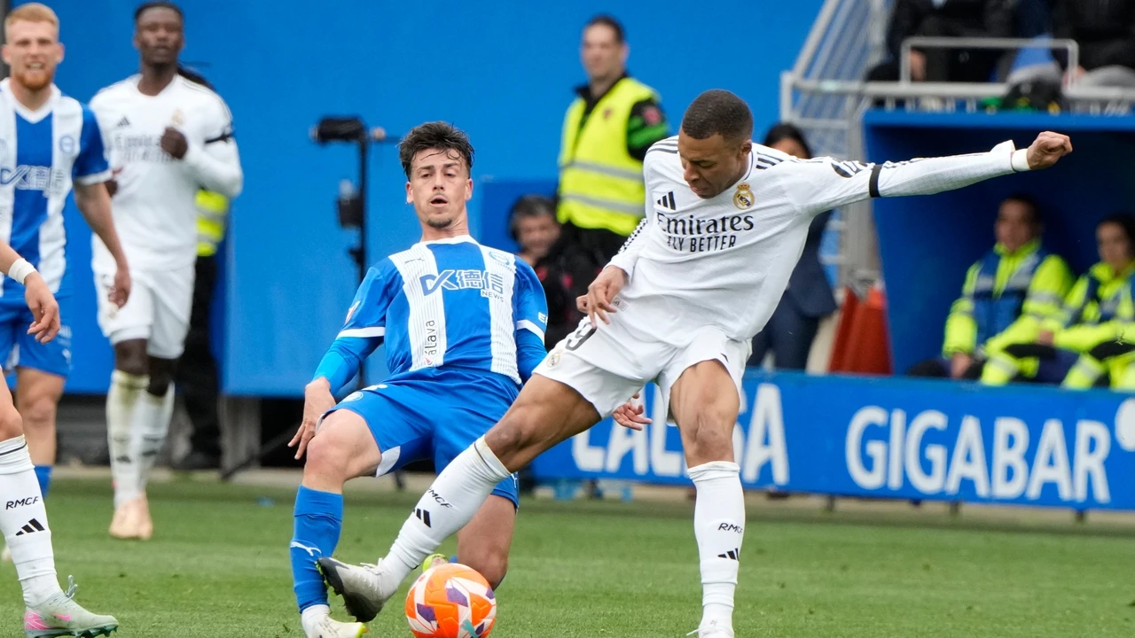 Un partido de sanción a Mbappé por la roja ante el Alavés