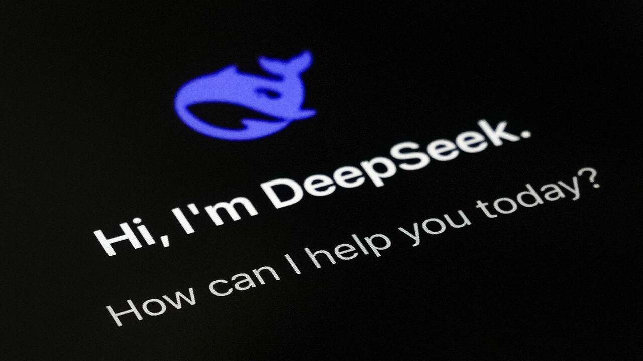 El auge de DeepSeek despierta el interés de los ciberdelincuentes: estas son las debilidades del ChatGPT chino y las estafas que han proliferado