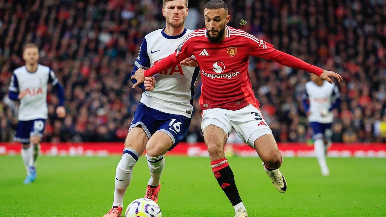 Mazraoui, estrella del Manchester United, operado de corazón