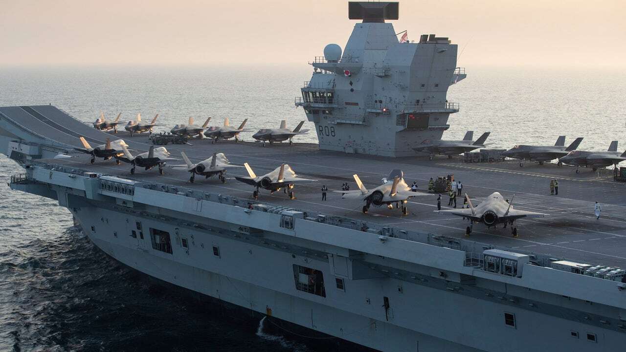 Así ha sido la vuelta a los mares del portaaviones HMS Queen Elizabeth