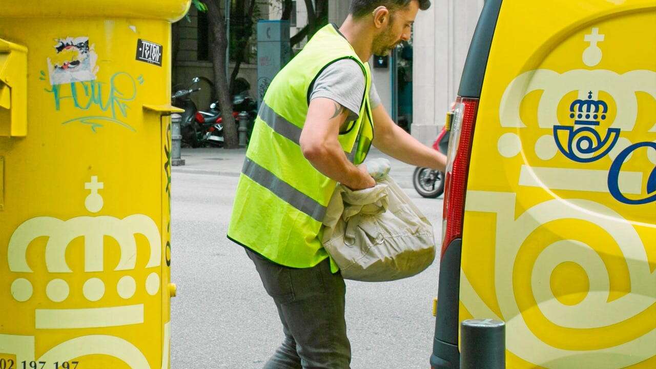 CC OO pacta con Correos la salida voluntaria incentivada de hasta 1.000 funcionarios