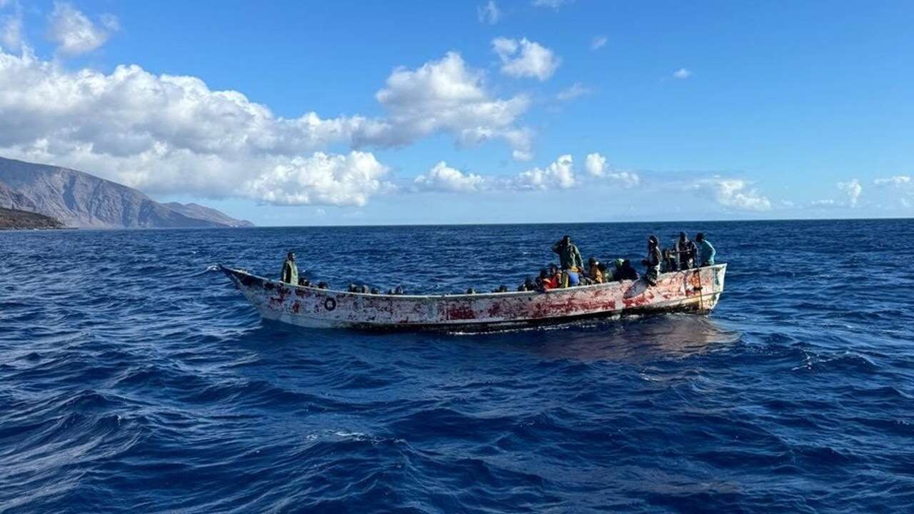 El Gobierno canario instala un contenedor de frío en El Hierro para preservar cadáveres