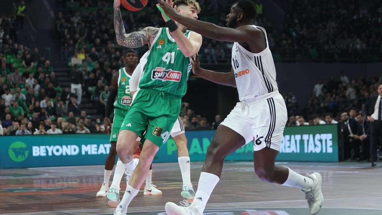 El Madrid no es capaz de inquietar al Panathinaikos