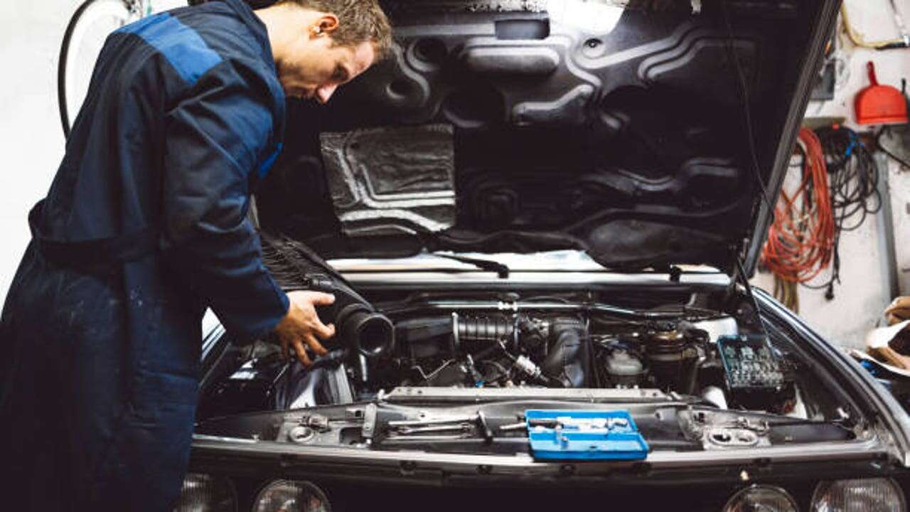 Soy mecánico y estos son los tres fallos de tu coche que te pueden costar miles de euros