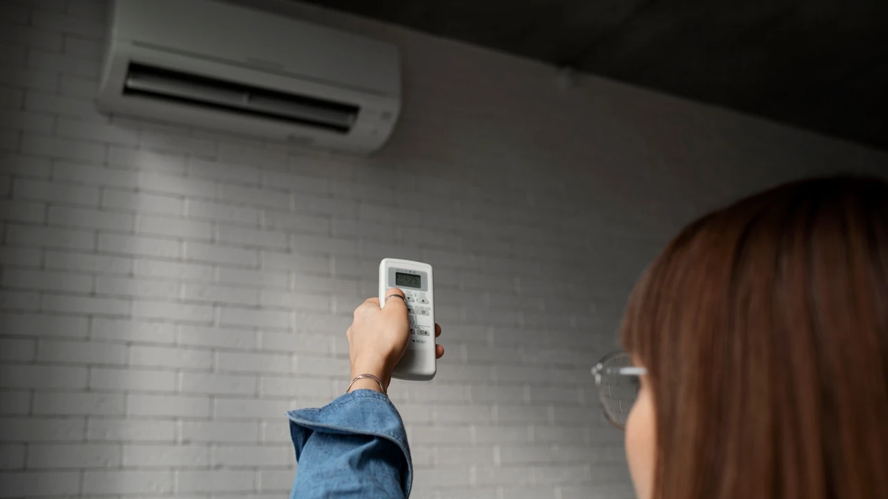 ¿A qué temperatura debes poner el aire acondicionado, según los técnicos expertos?