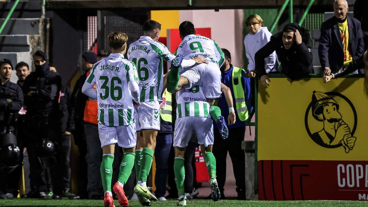 El Betis se plantea rescindir a un fichaje pero descarta fichar a un viejo conocido en su lugar