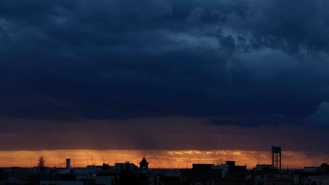 Carrusel de borrascas en España: la AEMET activa avisos por fuertes lluvias, tormentas, granizo y oleaje